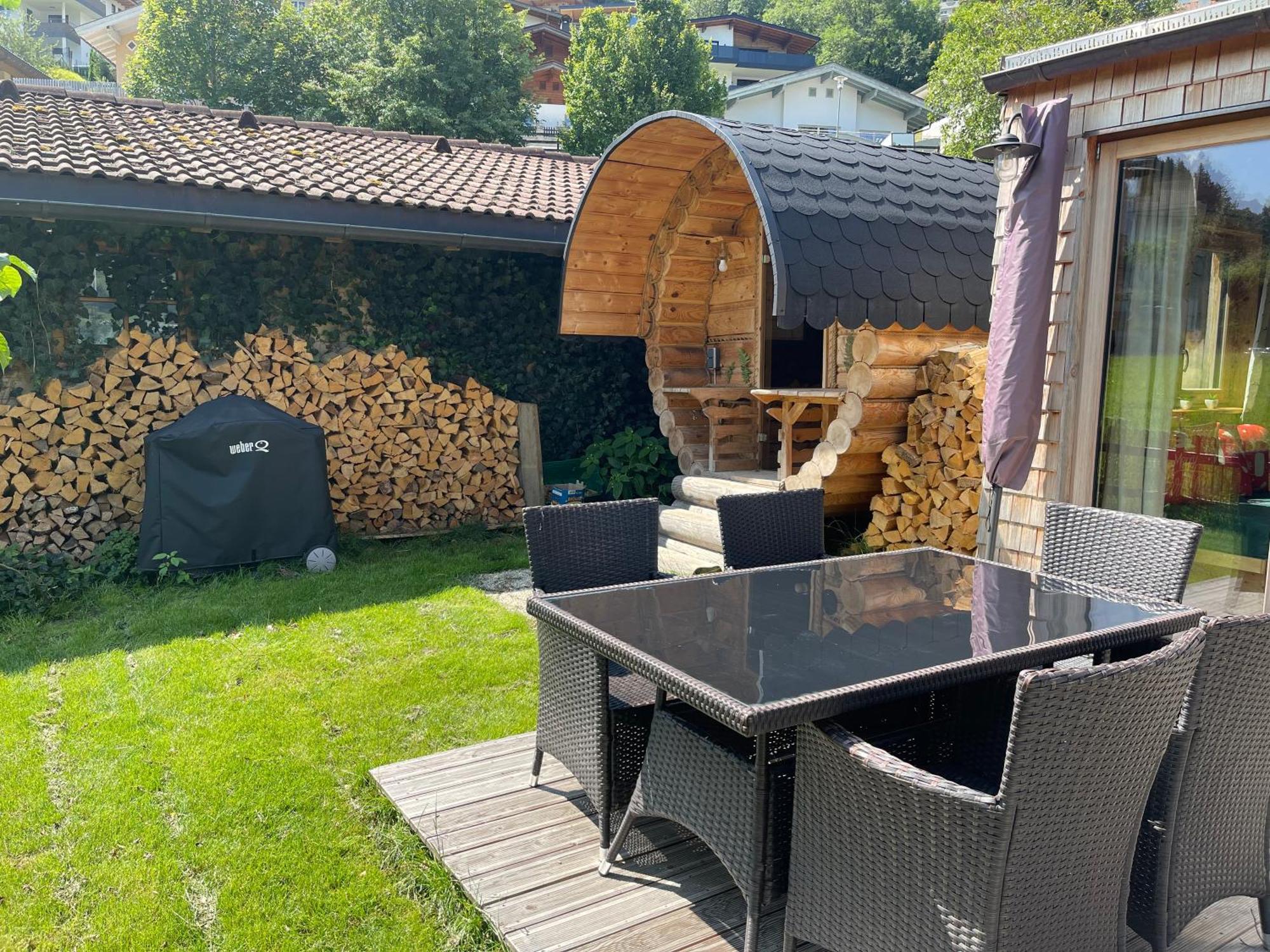 Chaleny - Das Erste Tiny House Chalet Im Zillertal Hainzenberg Exterior photo